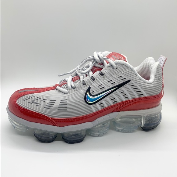 nike futuristic looking shoes